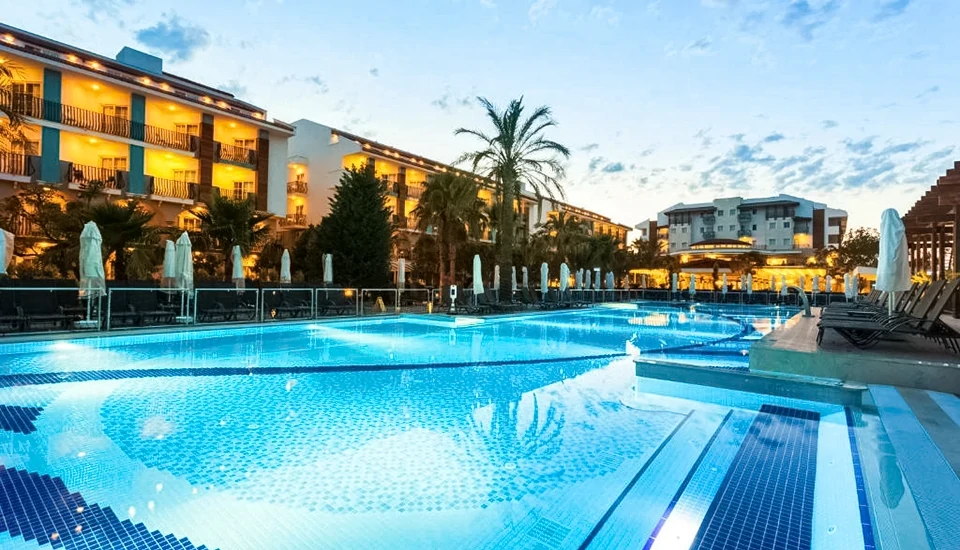 هتل بلک بیچ ریزورت آنتالیا